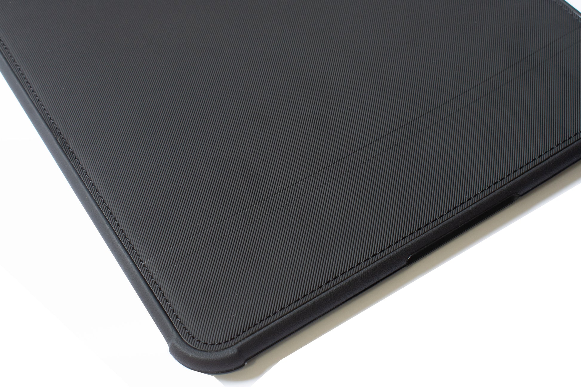 13"M TILT case fabric detail for 2022+ MacBook Air
